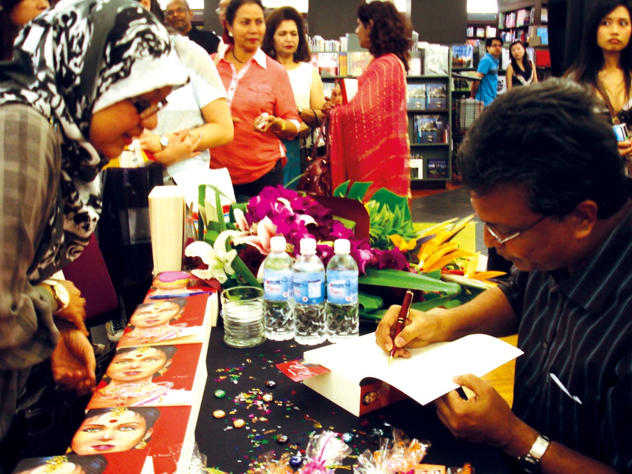 Autograph signing session by Rajat at Books Kinokuniya on 16 May 2009.